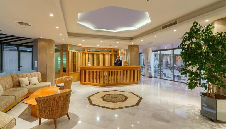 4* Pearl Beach