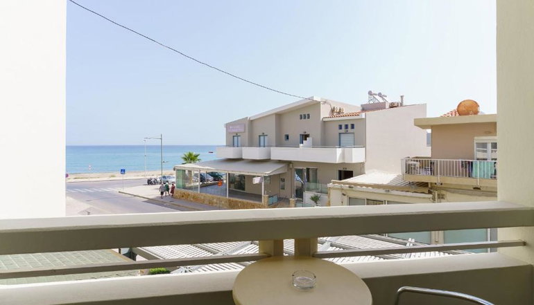4* Pearl Beach
