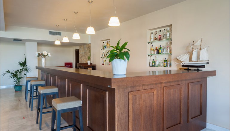 4* Porto Plaza - Άγιος Ιωάννης, Λήμνος