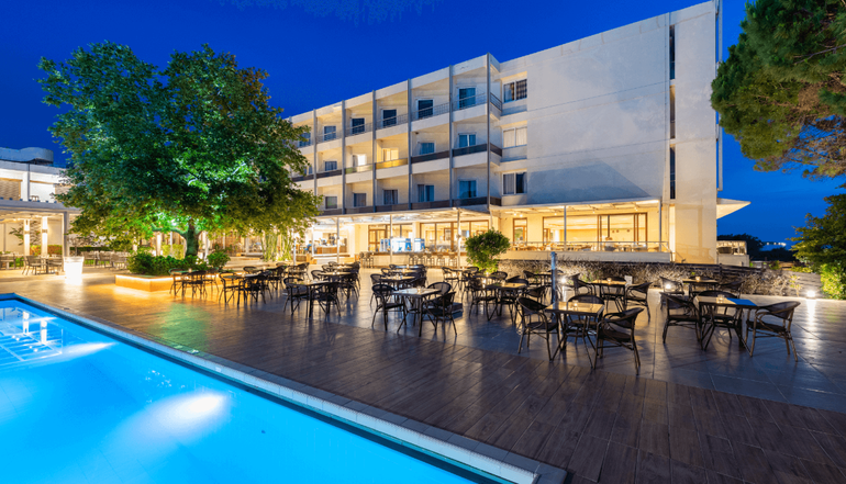 4* Porto Rio Hotel