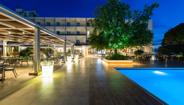 4* Porto Rio Hotel