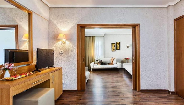 4* Poseidon Palace