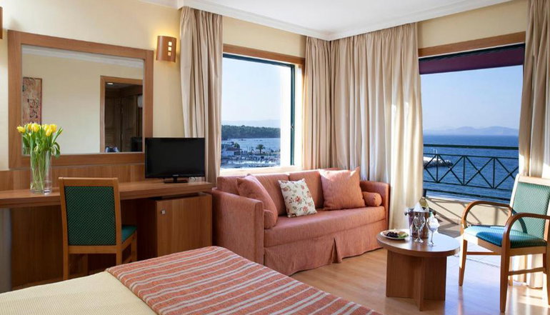 4* Ramada Attica Riviera