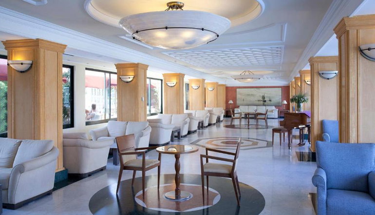 4* Ramada Attica Riviera