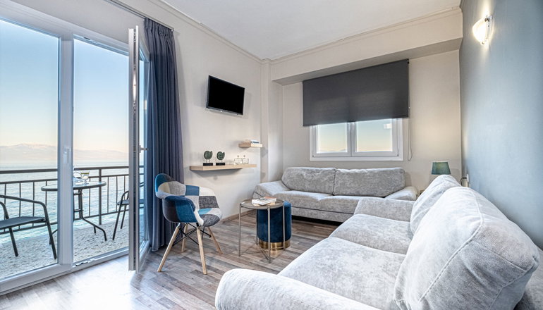 4* Riviera Hotel