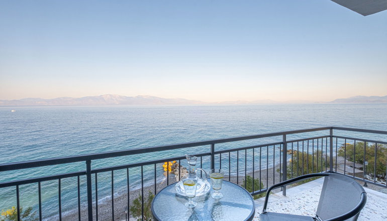 4* Riviera Hotel
