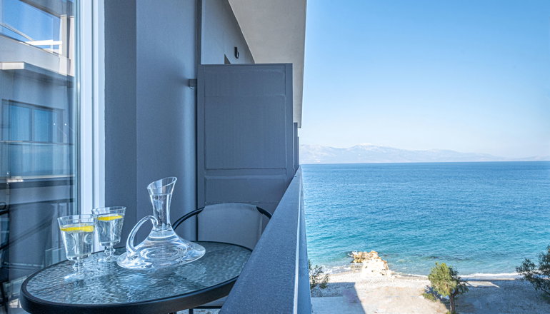 4* Riviera Hotel