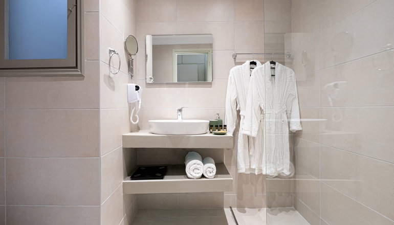 4* Riviera Hotel