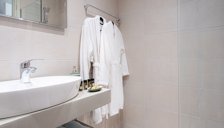 4* Riviera Hotel