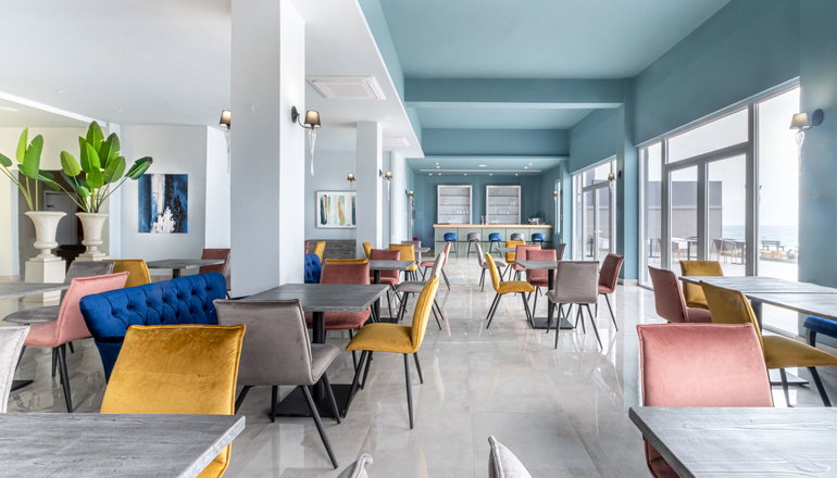 4* Riviera Hotel
