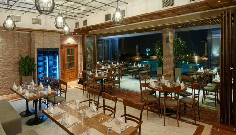 4* Royal Hotel