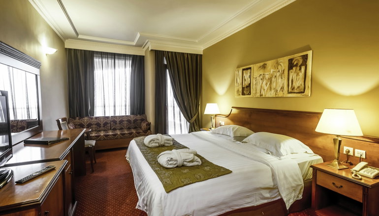 4* Royal Hotel