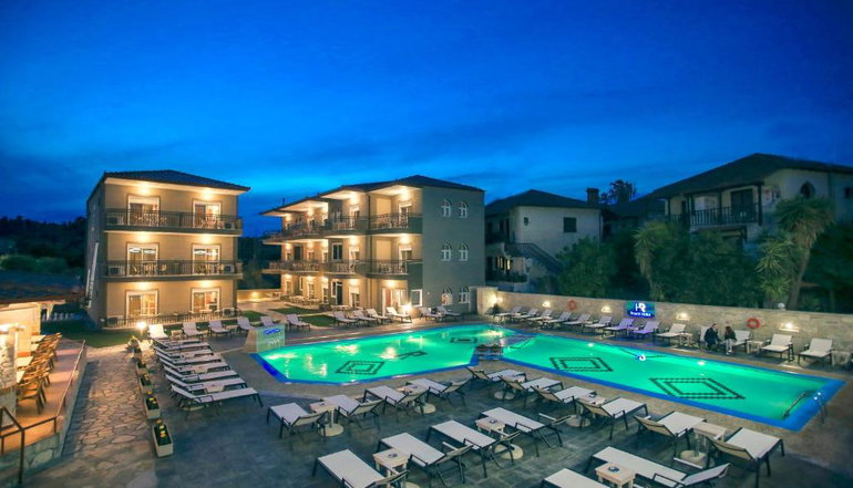 4* Royal Hotel and Suites