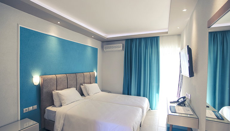 4* Royal Hotel and Suites