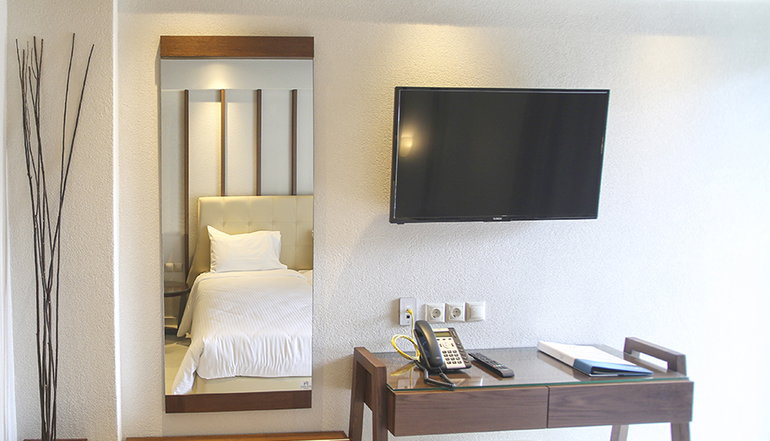 4* Royal Hotel and Suites