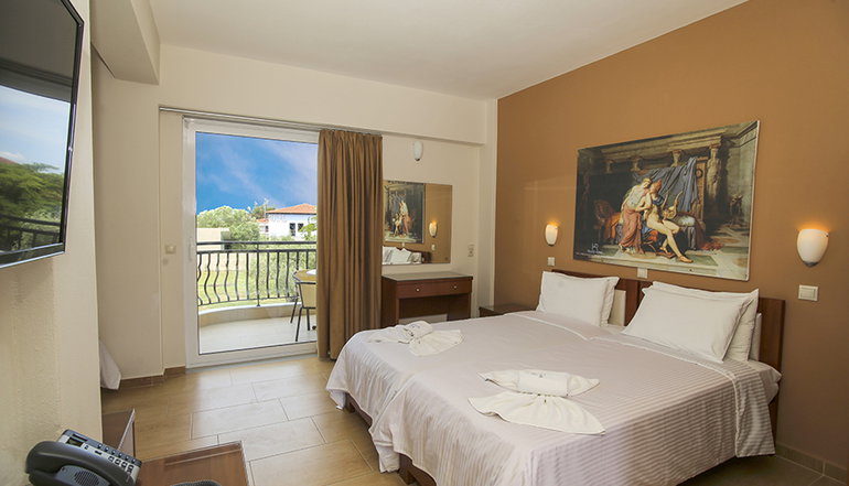 4* Royal Hotel and Suites