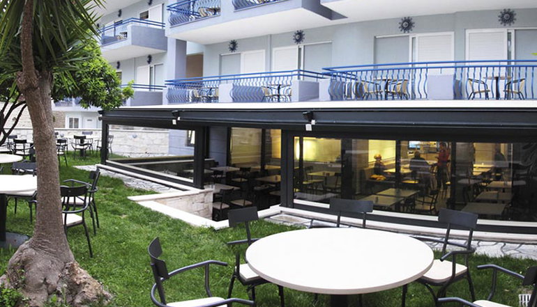 4* Royal Hotel and Suites