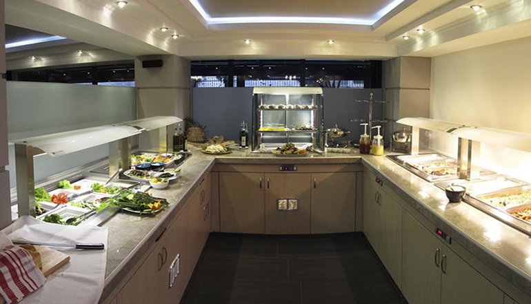 4* Royal Hotel and Suites