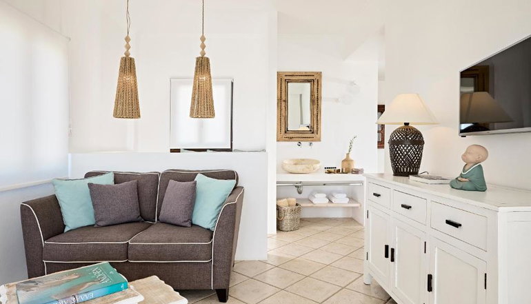 4* Santa Maria Village Milos