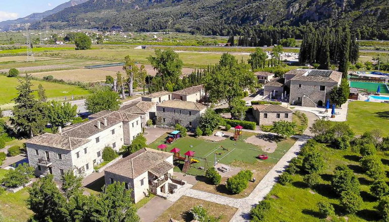 4* Semantron Traditional Village - Ελαιώνας Διακοπτού
