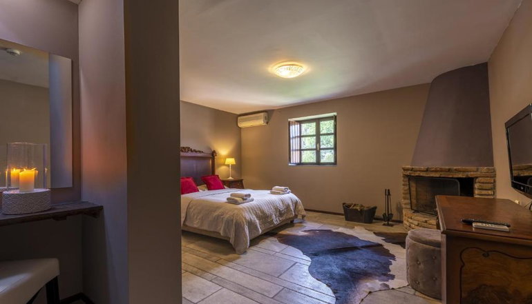 4* Semantron Traditional Village - Ελαιώνας Διακοπτού