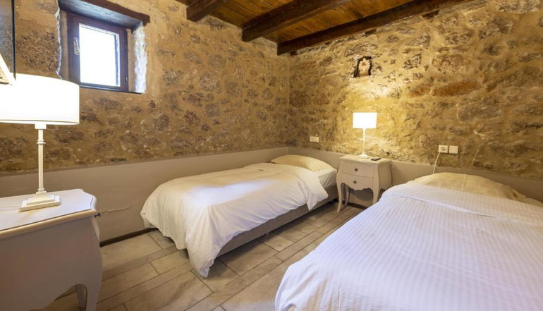 4* Semantron Traditional Village - Ελαιώνας Διακοπτού