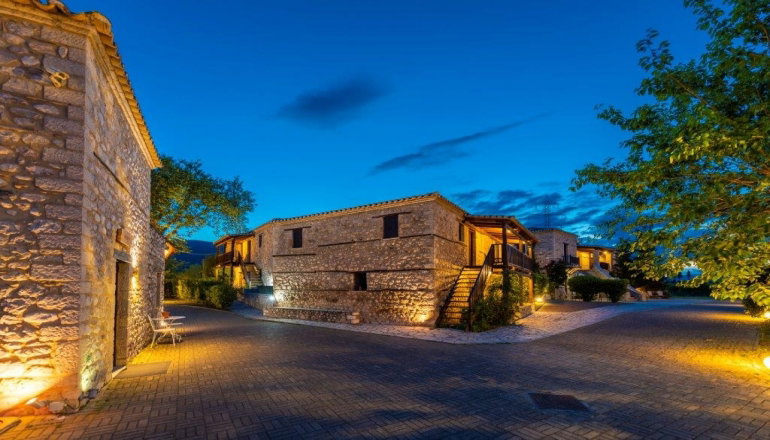 4* Semantron Traditional Village