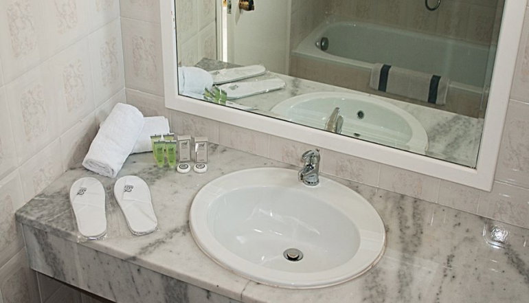 4* Skion Palace Beach Hotel