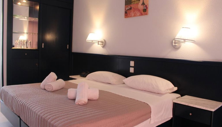 4* Skion Palace Beach Hotel