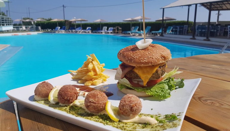 4* Skion Palace Beach Hotel