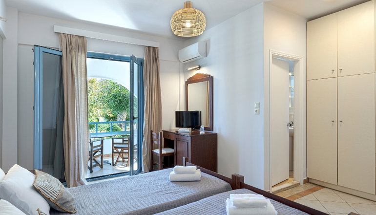 4* Skiros Palace
