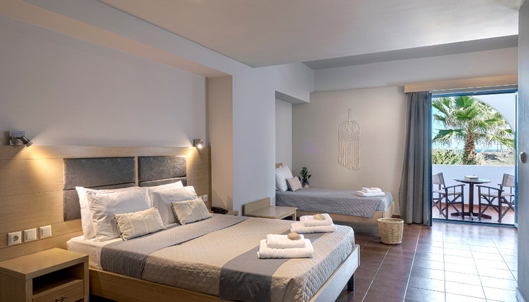 4* Skiros Palace