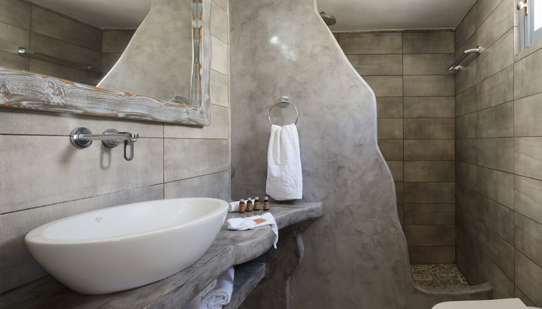 4* Symmetry Suites