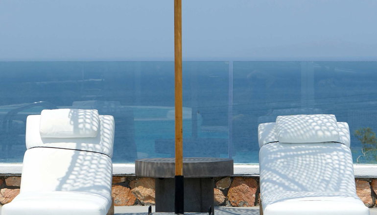 4* Symmetry Suites
