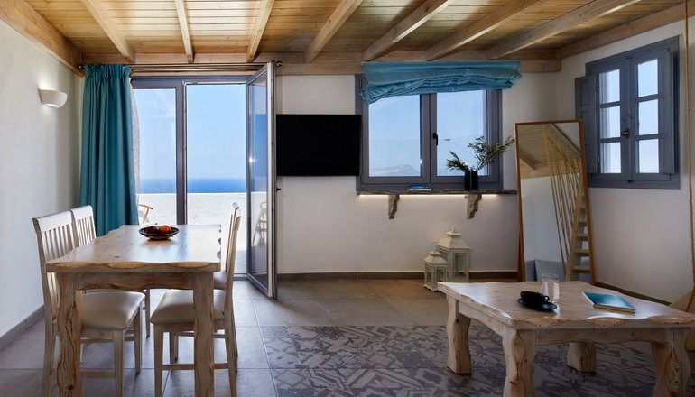 4* Symmetry Suites