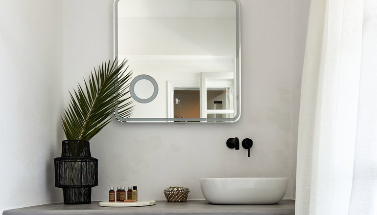 4* Symmetry Suites