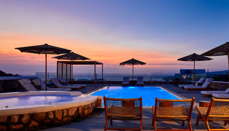 4* Symmetry Suites