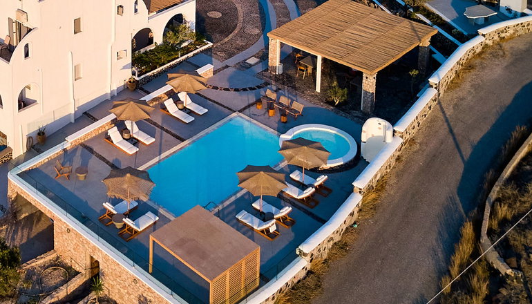 4* Symmetry Suites