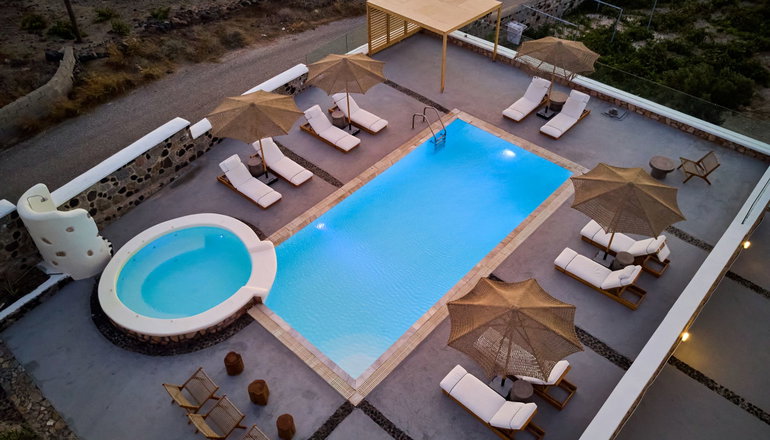 4* Symmetry Suites