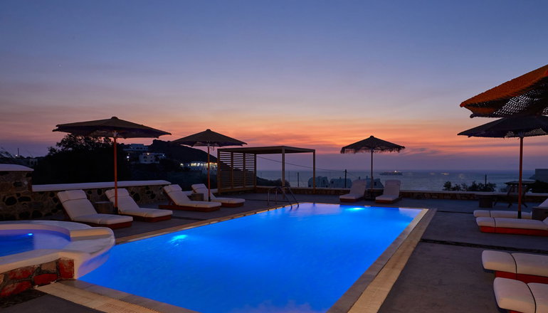 4* Symmetry Suites