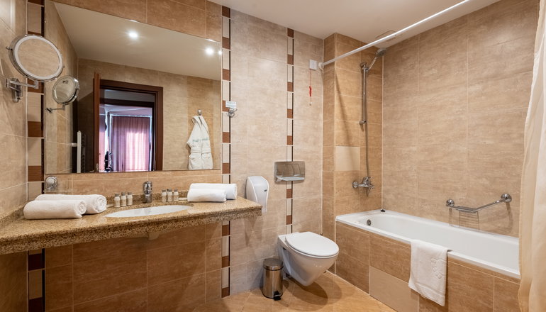 4* Terra Hotel