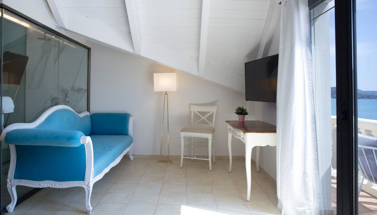 4* The Alley Hotel