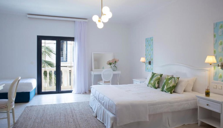 4* The Alley Hotel