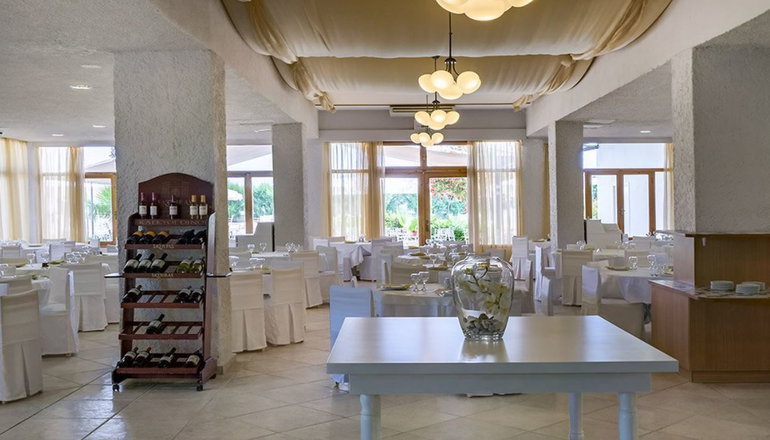 4* The Grove Seaside Hotel