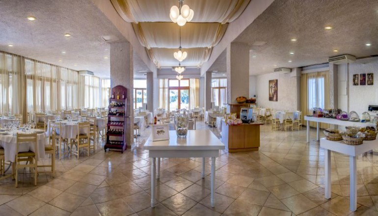 4* The Grove Seaside Hotel