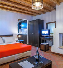 4* The Varos Residences