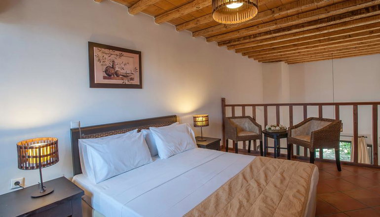 4* The Varos Residences