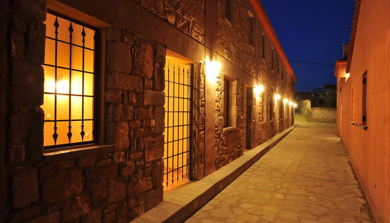 4* The Varos Residences