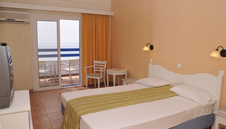 4* Tinos Beach Hotel