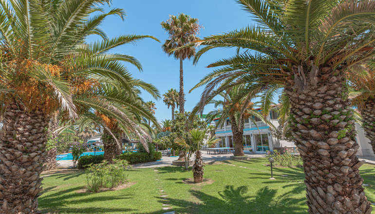 4* Tropical Hotel